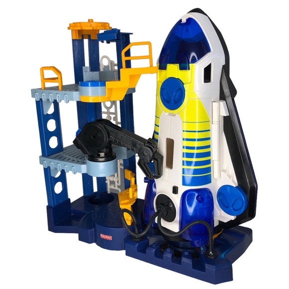 Imaginext Space Shuttle and Tower Launch Pad Play Set - Picture 4 of 15